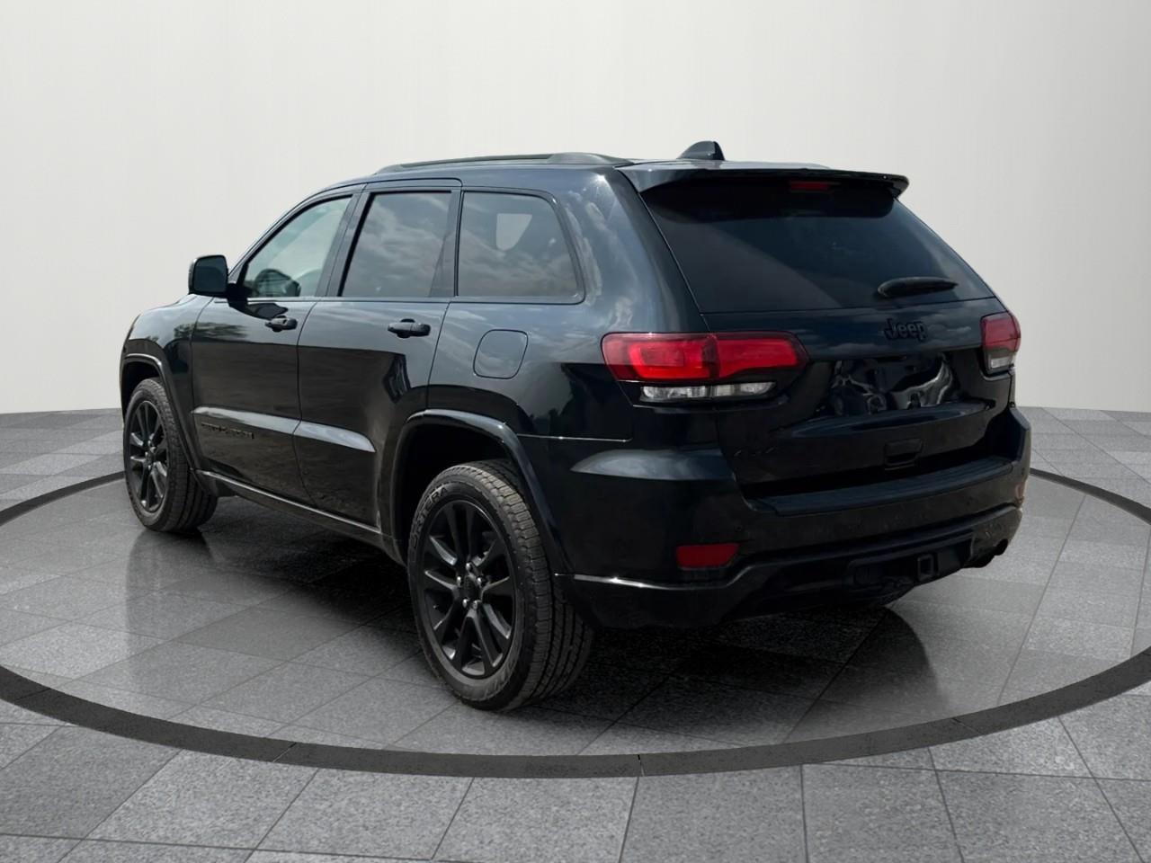 2018 Jeep Grand Cherokee Laredo 4dr 4x4 Photo