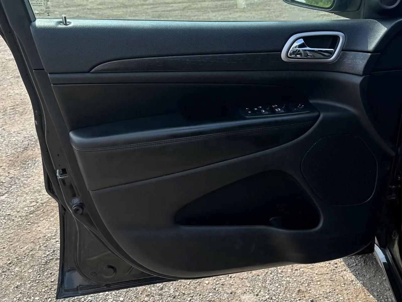 2018 Jeep Grand Cherokee Laredo 4dr 4x4 Photo