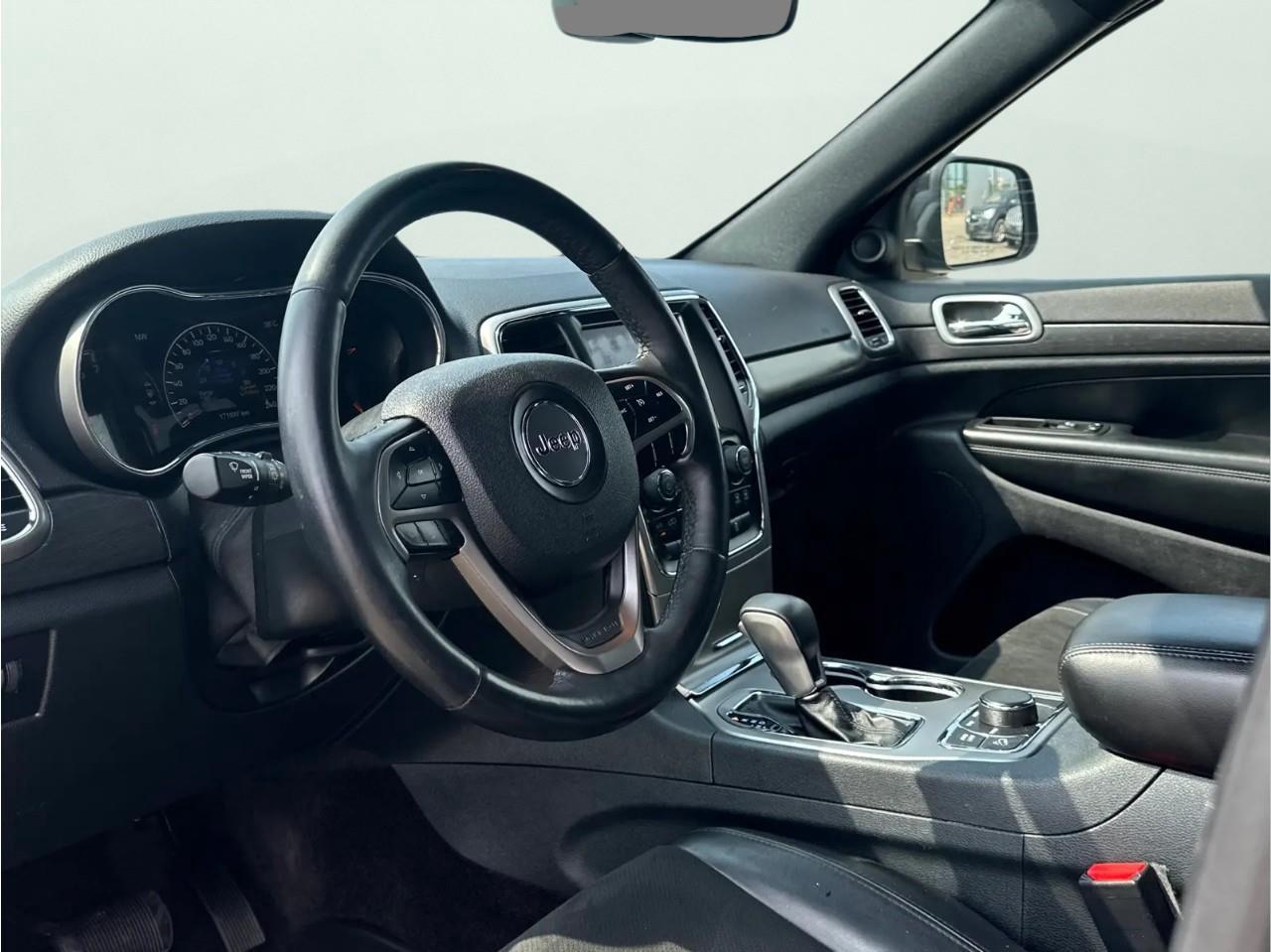 2018 Jeep Grand Cherokee Laredo 4dr 4x4 Photo