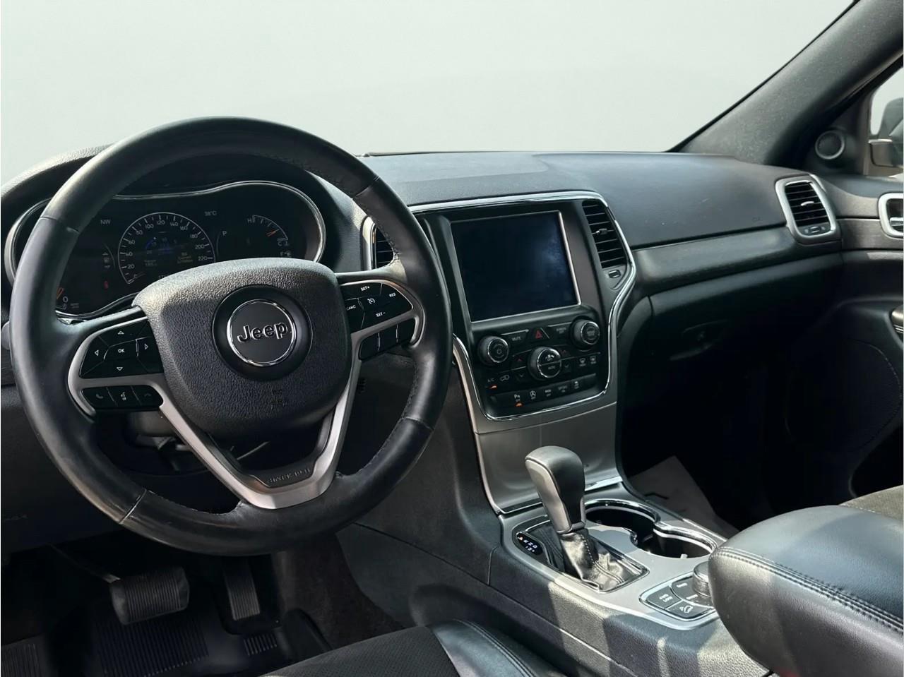 2018 Jeep Grand Cherokee Laredo 4dr 4x4 Photo