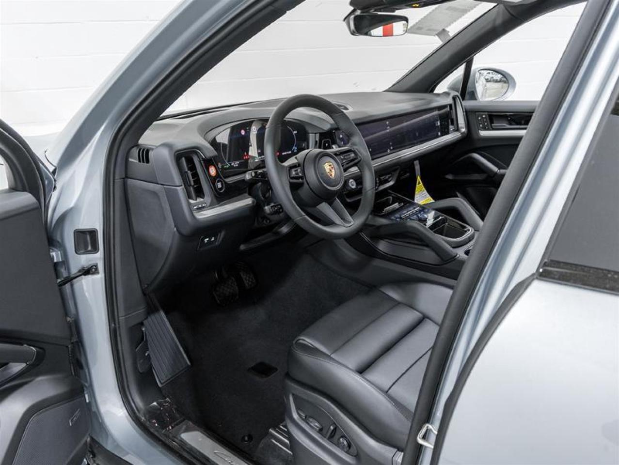 2025 Porsche Cayenne  Photo