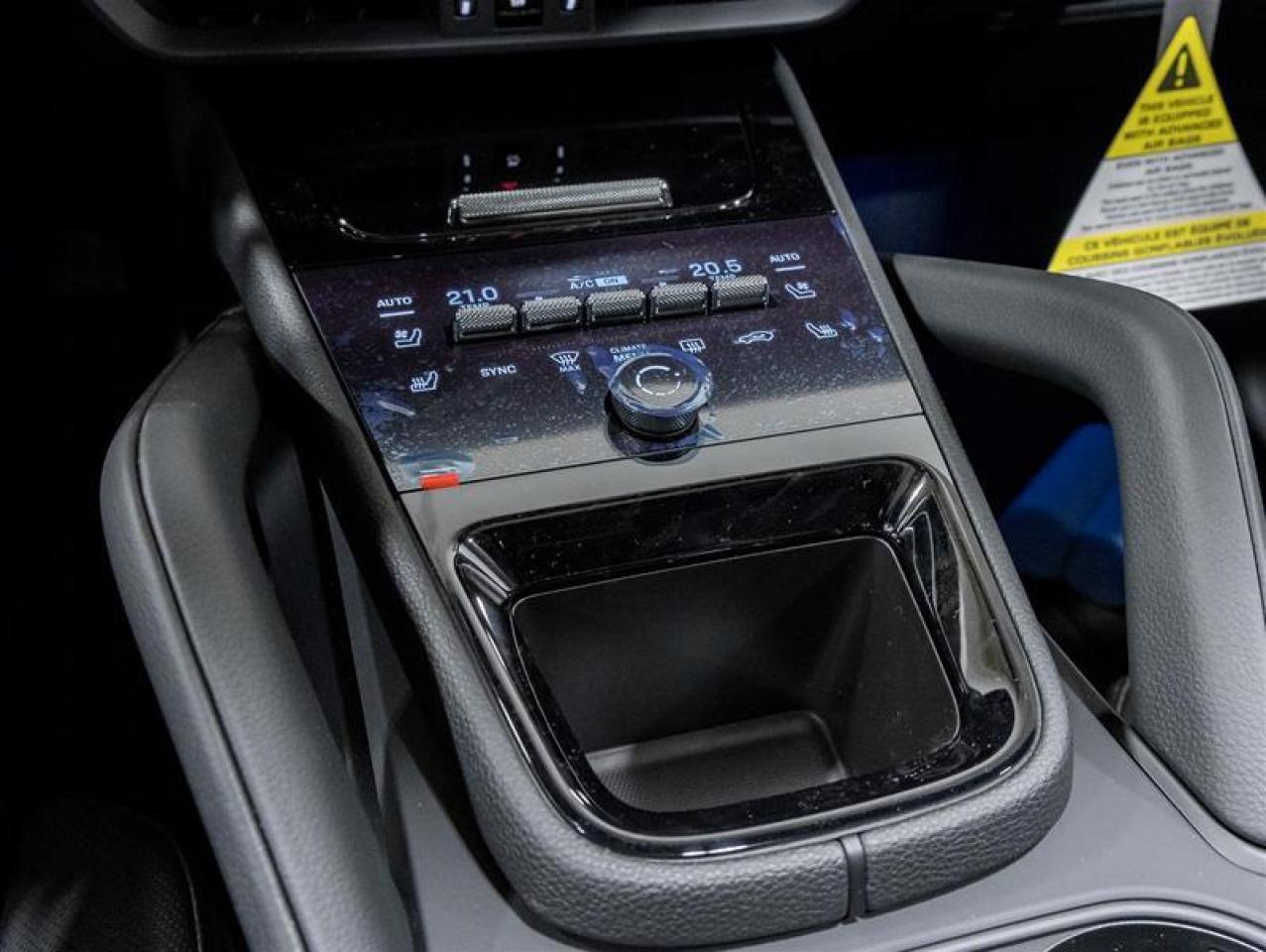 2025 Porsche Cayenne  Photo