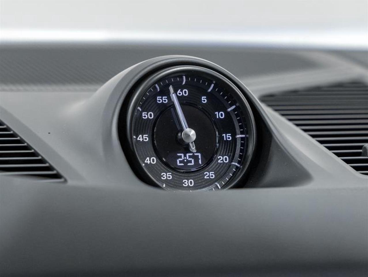 2025 Porsche Cayenne  Photo