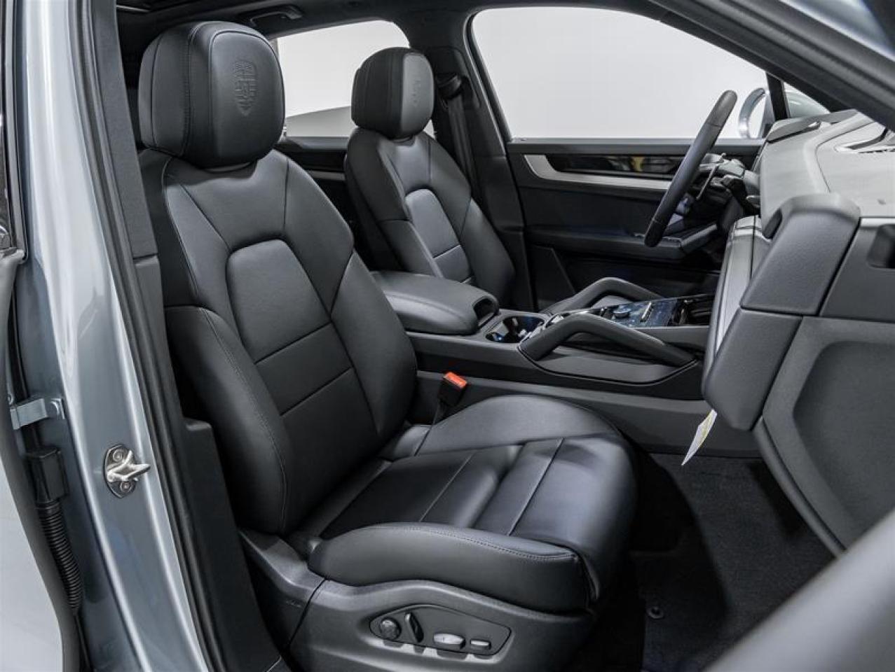 2025 Porsche Cayenne  Photo