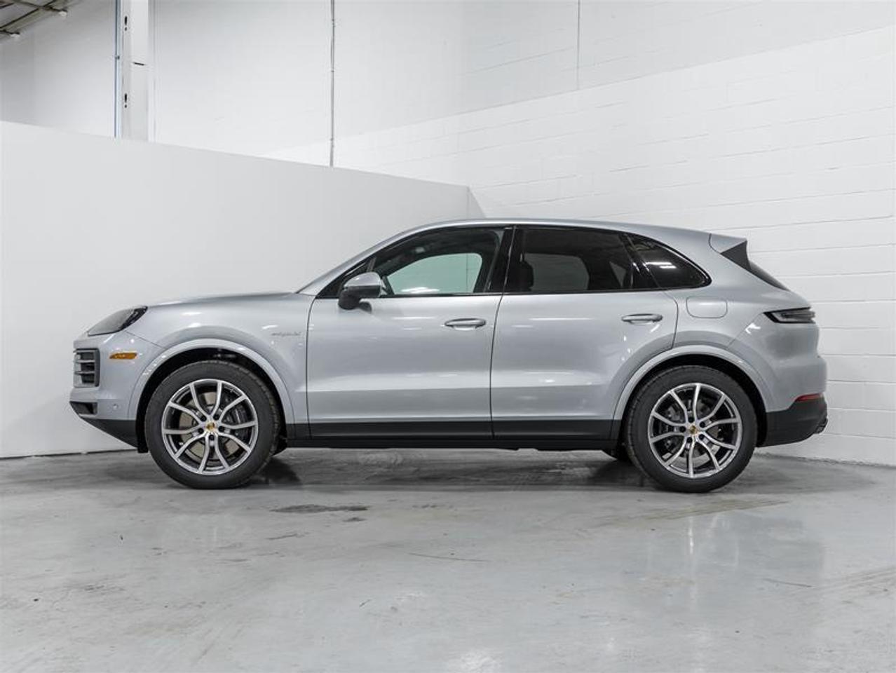 2025 Porsche Cayenne  Photo