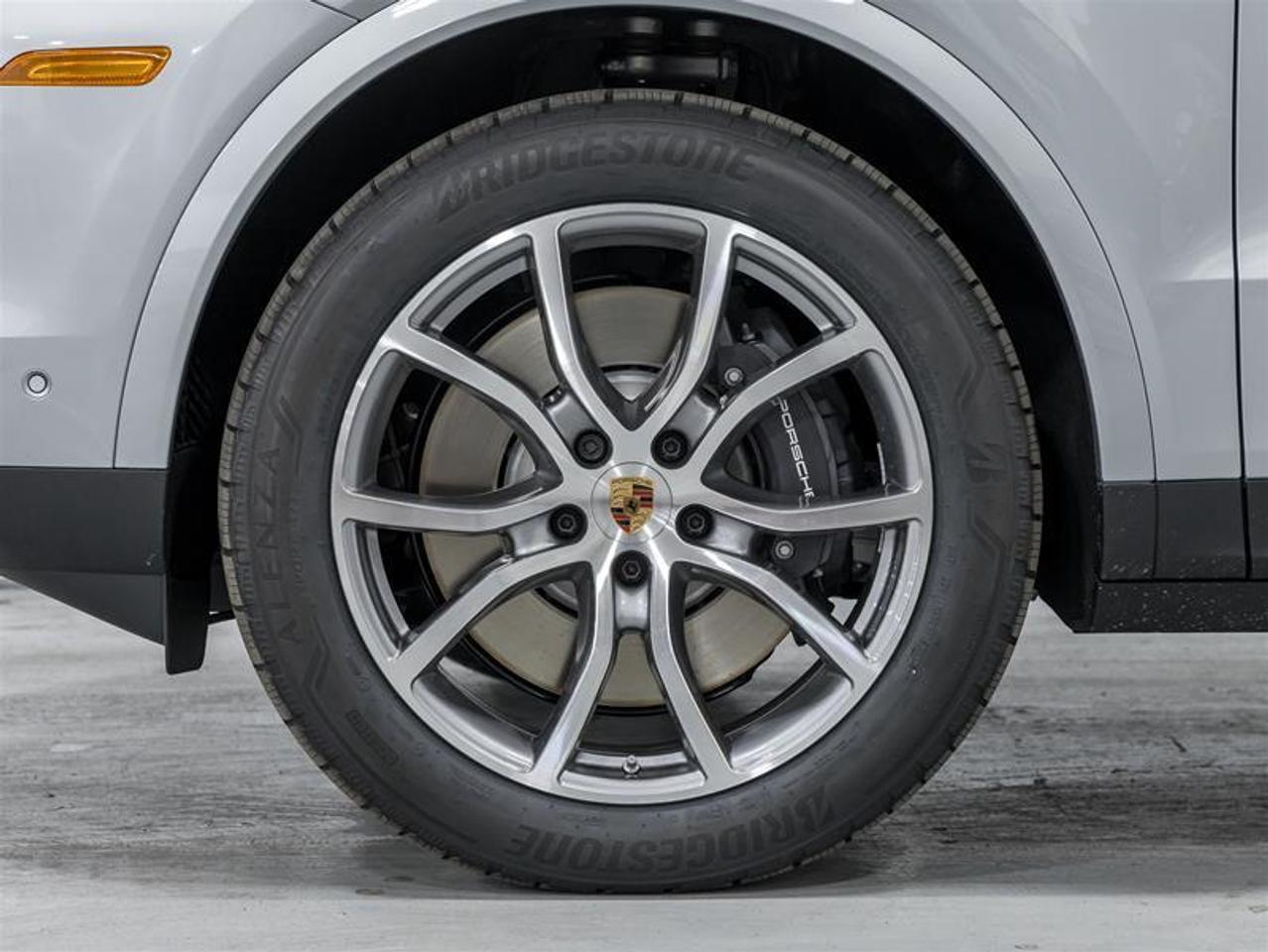 2025 Porsche Cayenne  Photo