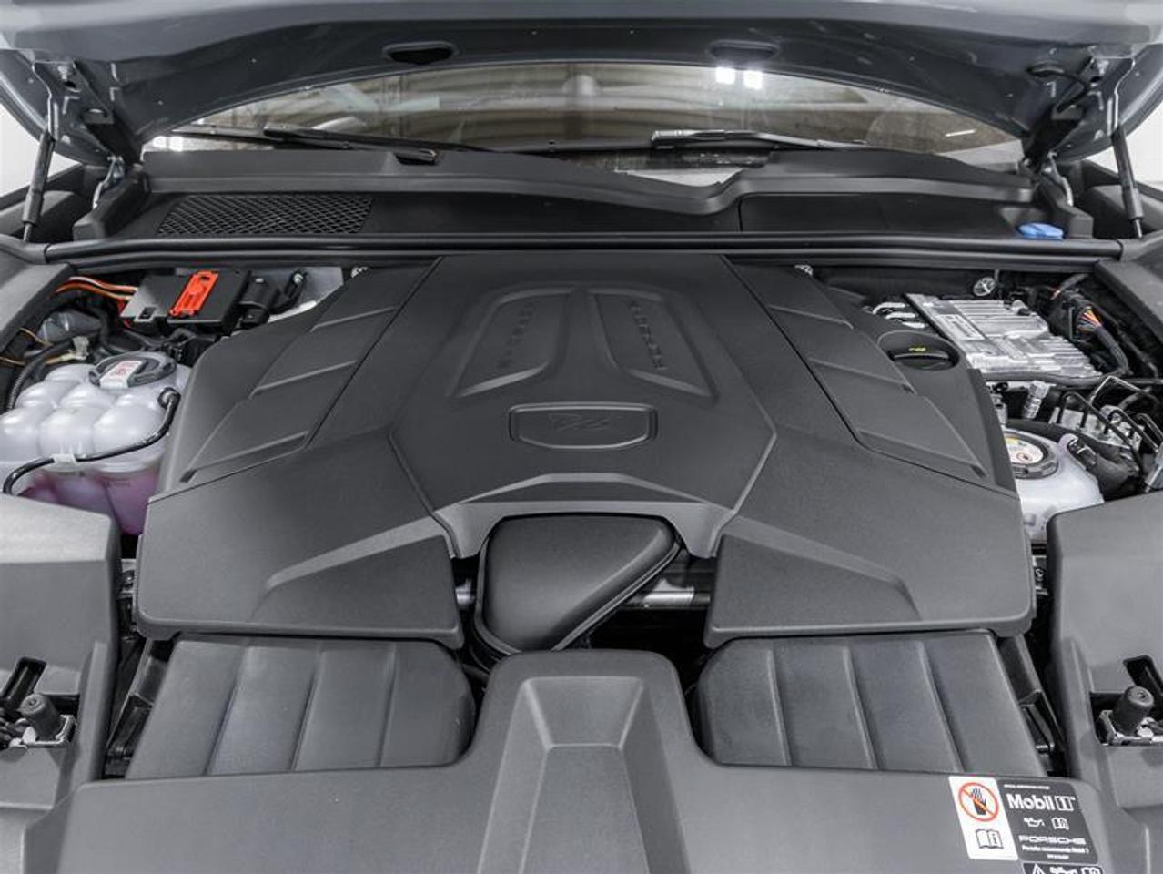 2025 Porsche Cayenne  Photo