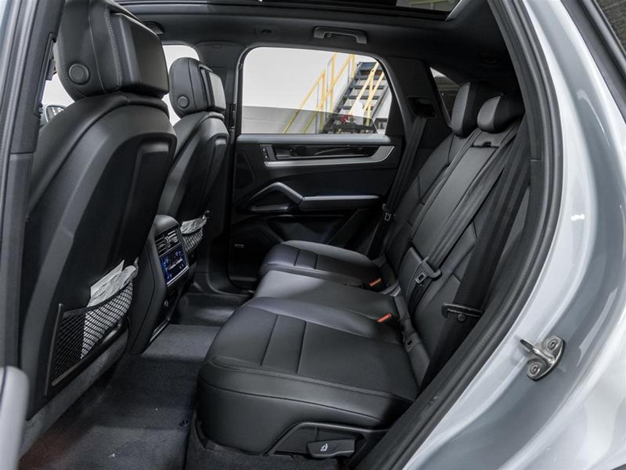 2025 Porsche Cayenne  Photo