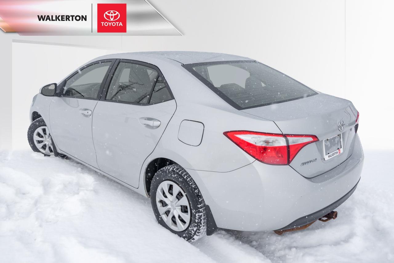 2015 Toyota Corolla CE (M6) 4dr Sedan Photo3