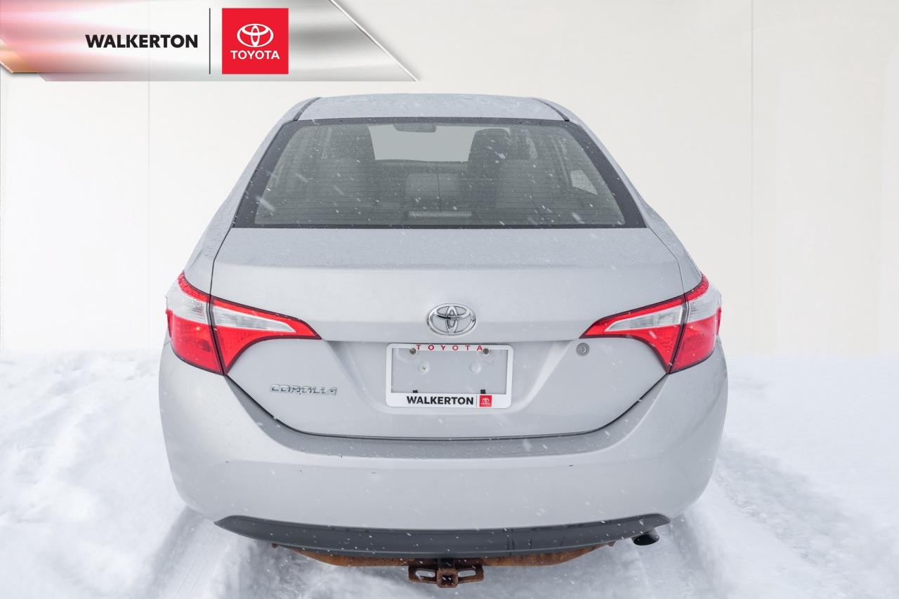 2015 Toyota Corolla CE (M6) 4dr Sedan Photo4