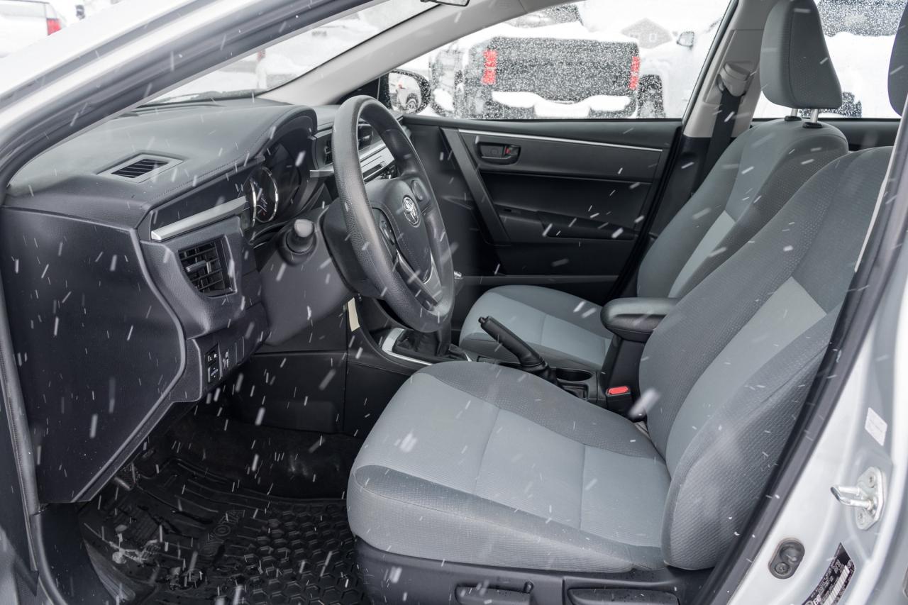 2015 Toyota Corolla CE (M6) 4dr Sedan Photo