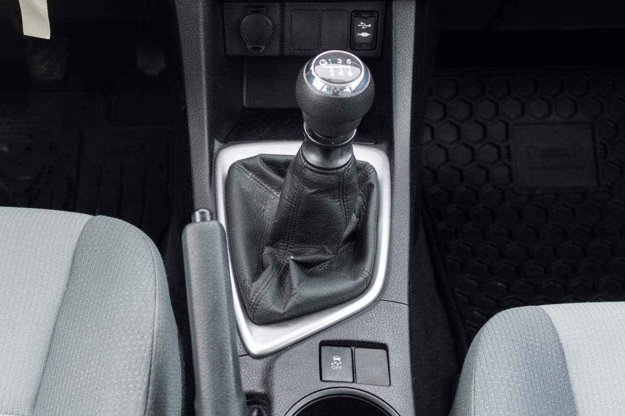 2015 Toyota Corolla CE (M6) 4dr Sedan Photo