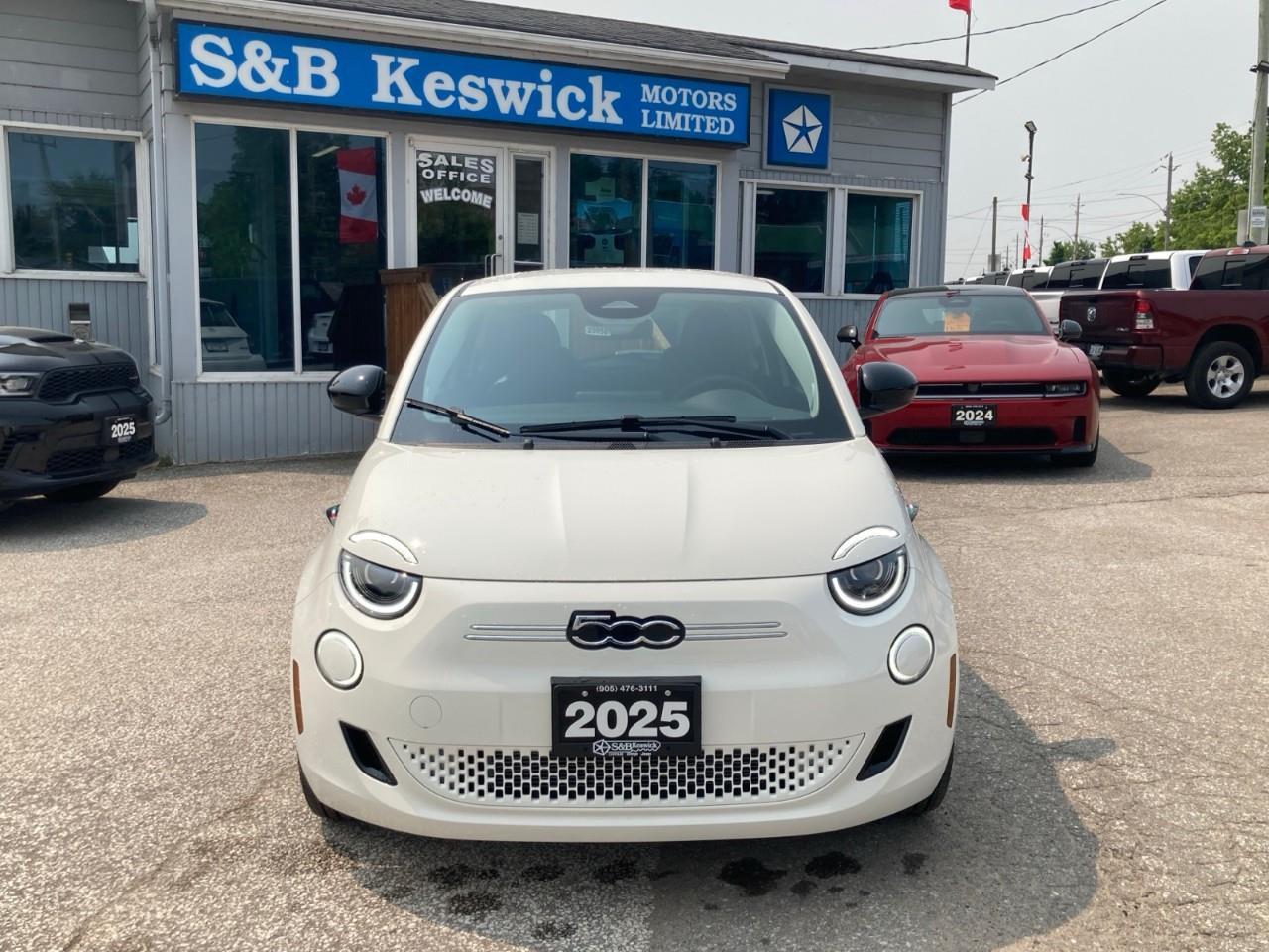 2025 Fiat 500E Base 2dr Hatchback Photo