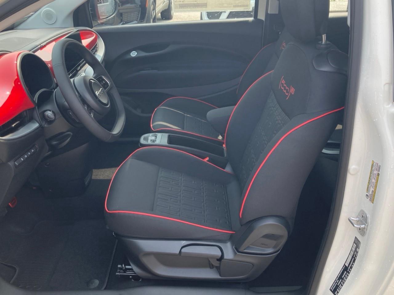 2025 Fiat 500E Base 2dr Hatchback Photo