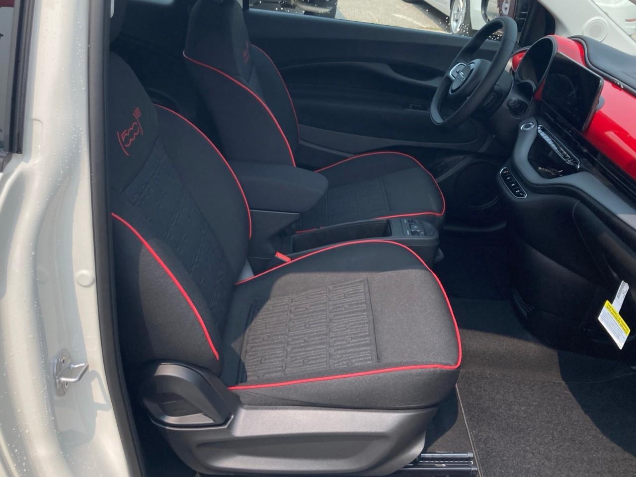 2025 Fiat 500E Base 2dr Hatchback Photo