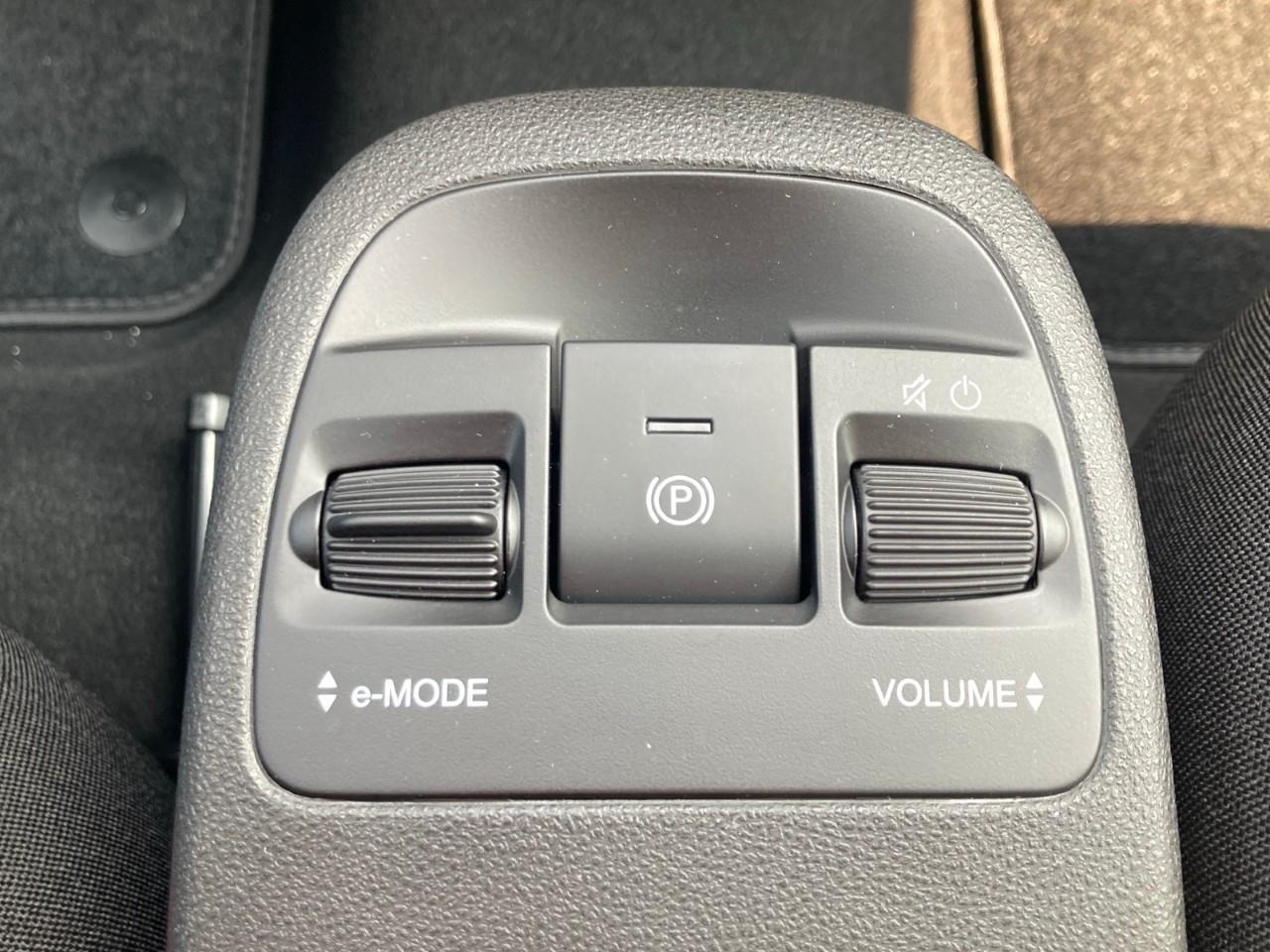 2025 Fiat 500E Base 2dr Hatchback Photo