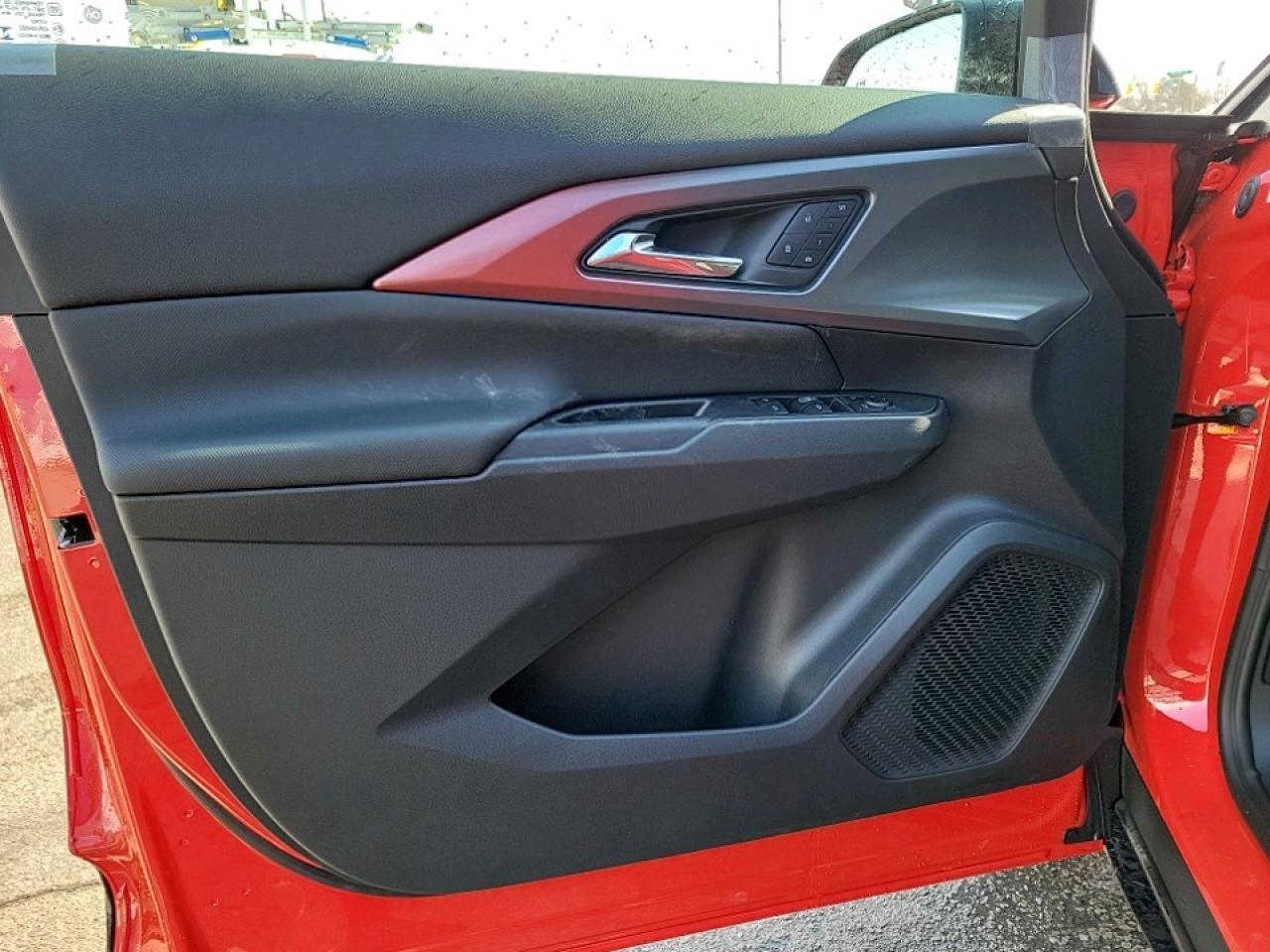 2025 Chevrolet Equinox EV RS 4dr Photo