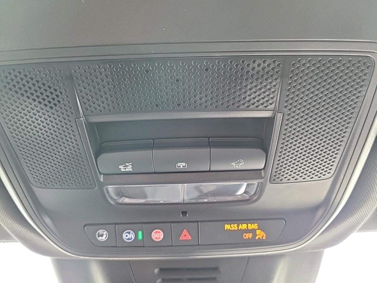 2025 Chevrolet Equinox EV RS 4dr Photo