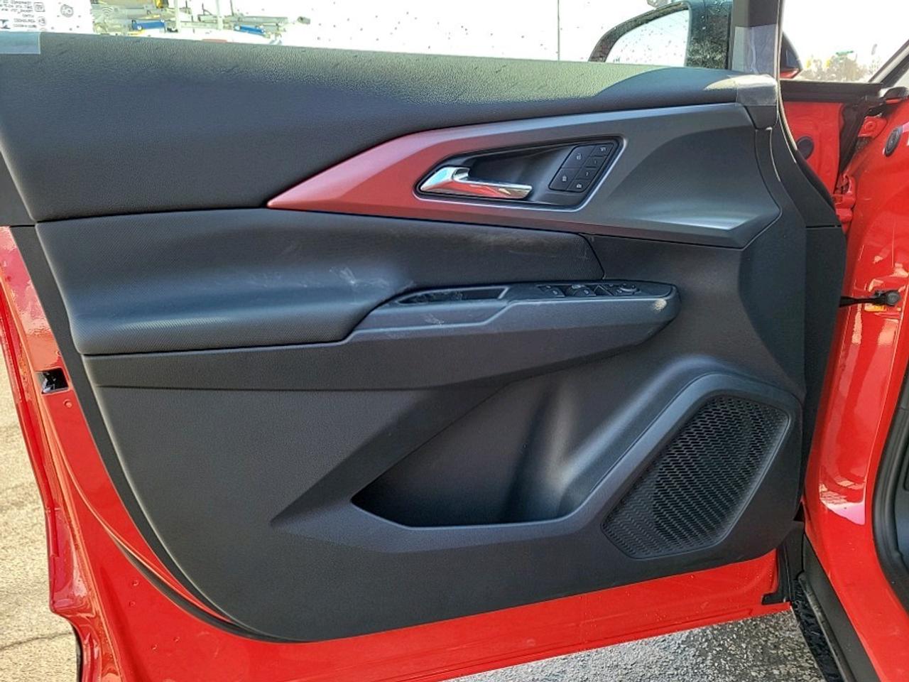 2025 Chevrolet Equinox EV RS 4dr Photo