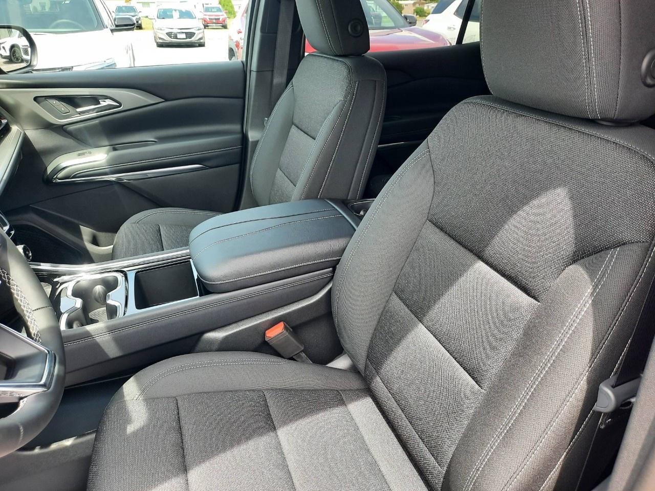 2025 Chevrolet Traverse AWD 4dr LT Photo