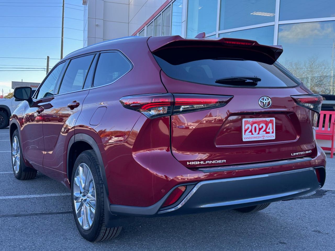 2024 Toyota Highlander Limited 4dr All-Wheel Drive Photo