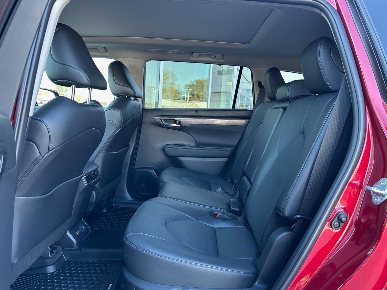 2024 Toyota Highlander Limited 4dr All-Wheel Drive Photo