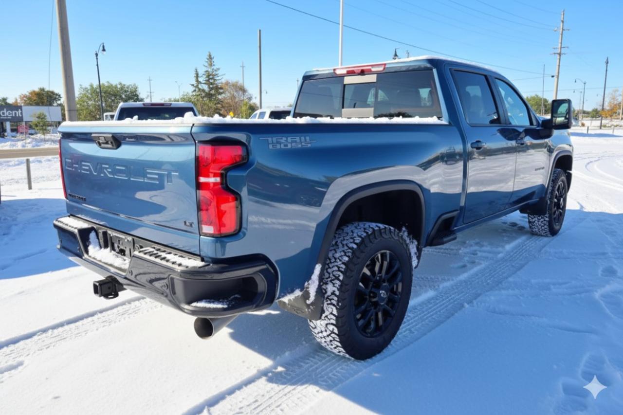 2025 Chevrolet SILVERADO 2500HD 4WD Crew Cab Standard Box LT Photo3
