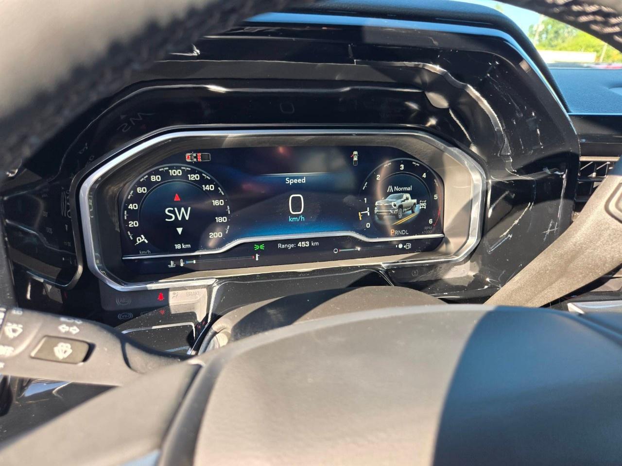 2025 Chevrolet SILVERADO 2500HD 4WD Crew Cab Standard Box LT Photo