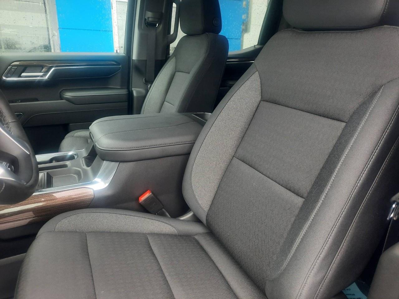 2026 Chevrolet Silverado 1500 Crew Cab Short Box 4-Wheel Drive LT Trail Boss Photo