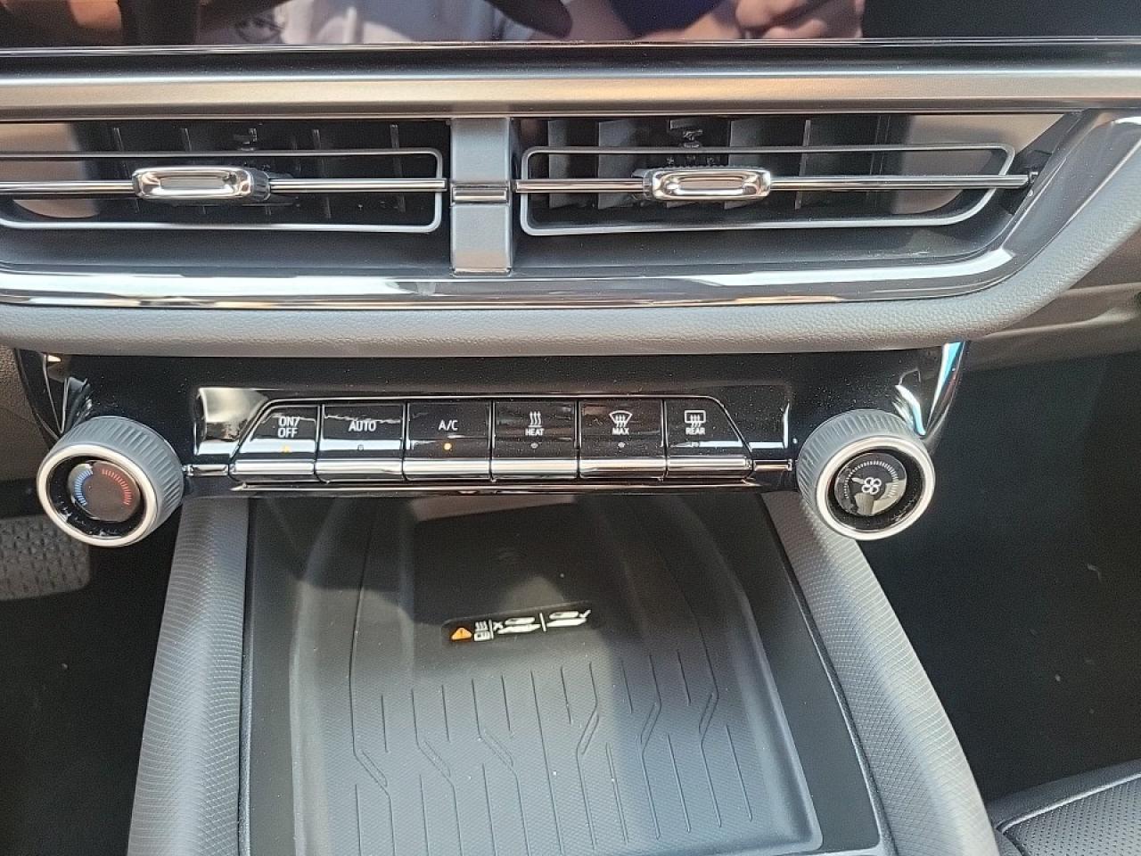 2025 Chevrolet Equinox EV RS 4dr Photo