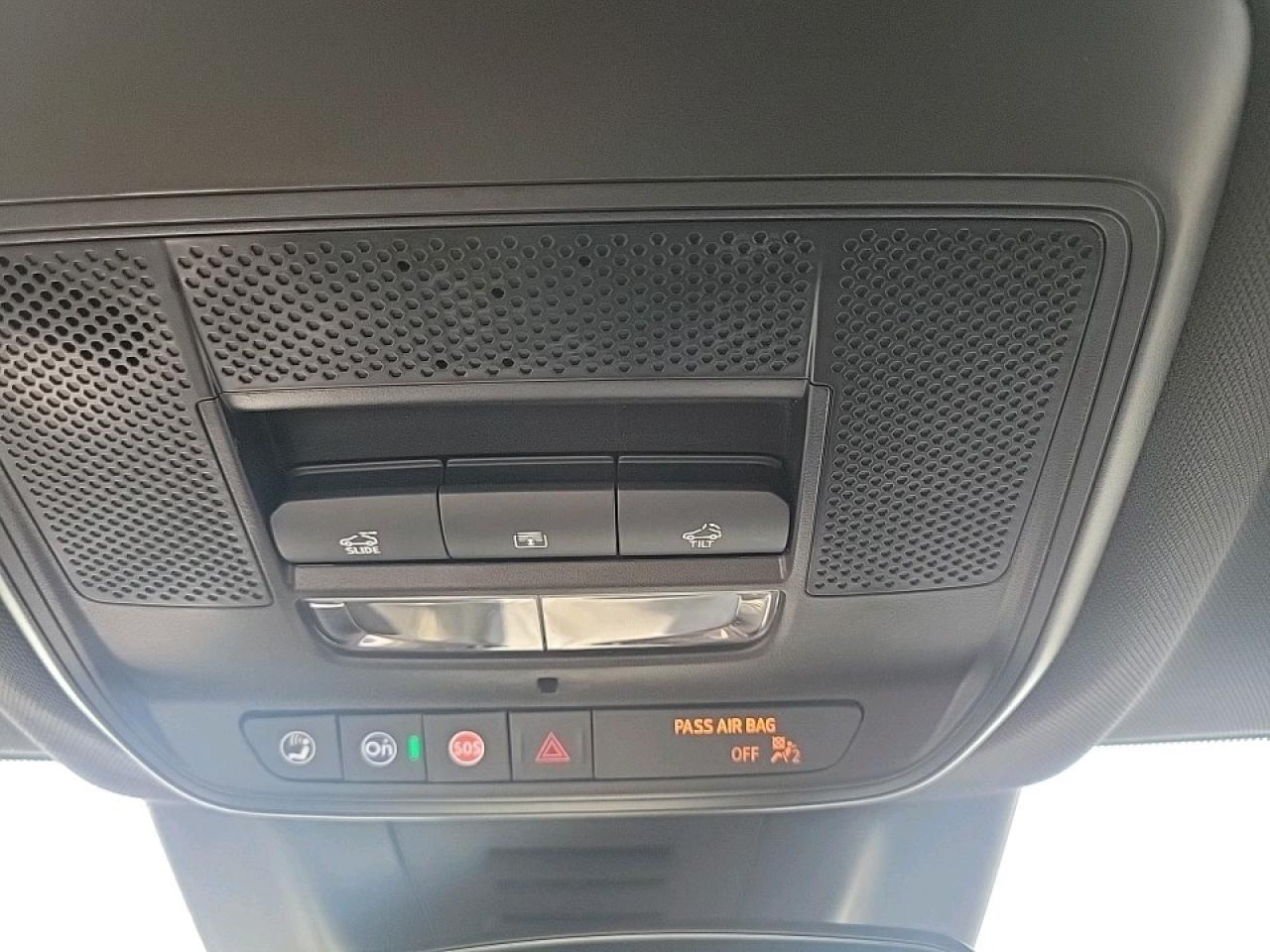 2025 Chevrolet Equinox EV RS 4dr Photo