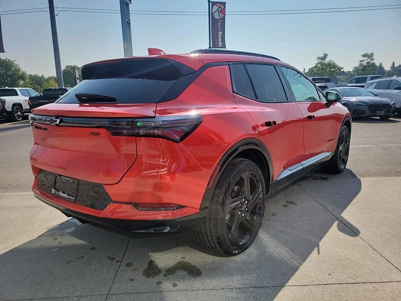 2025 Chevrolet Equinox EV RS 4dr Photo4