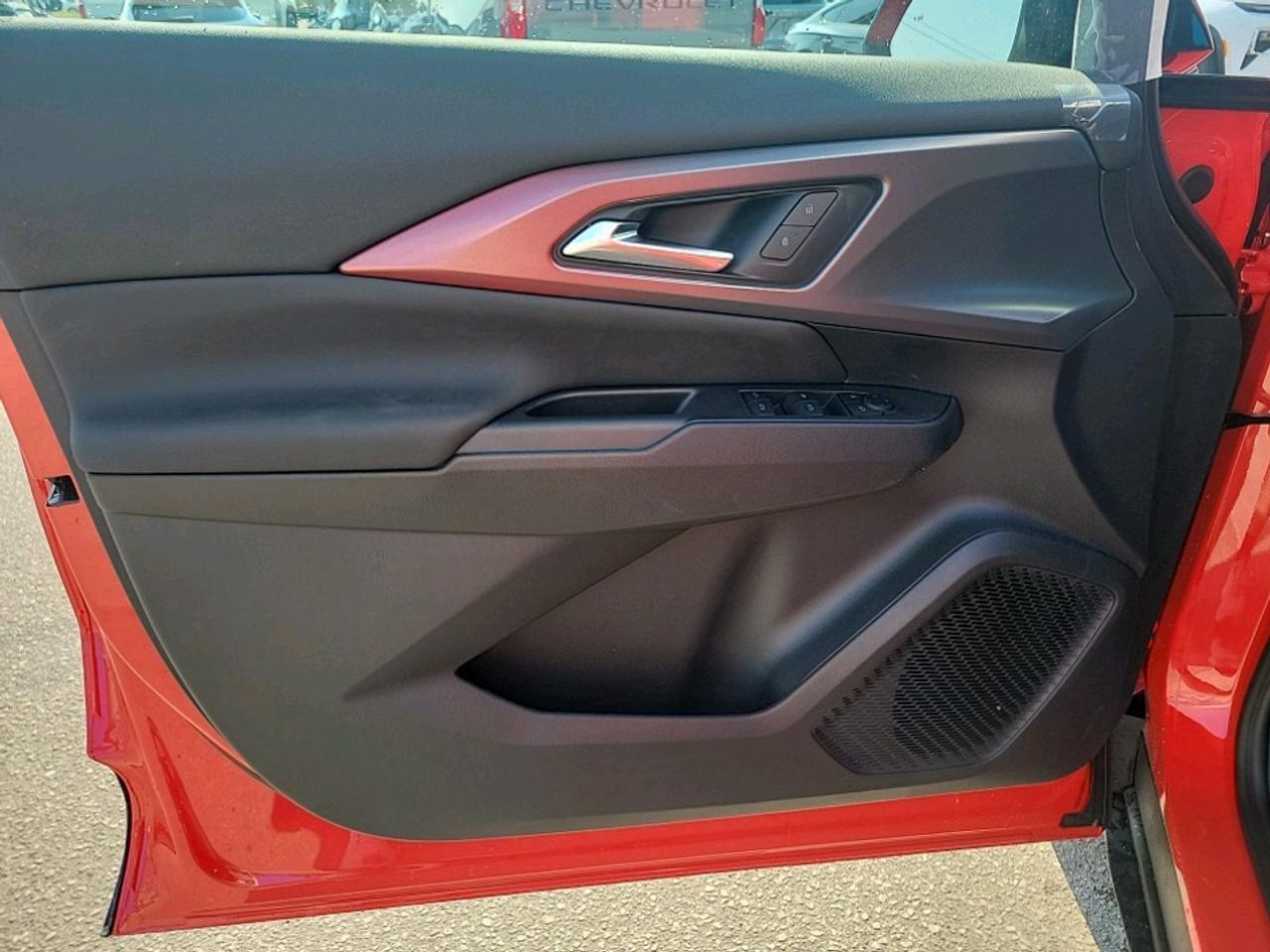 2025 Chevrolet Equinox EV RS 4dr Photo