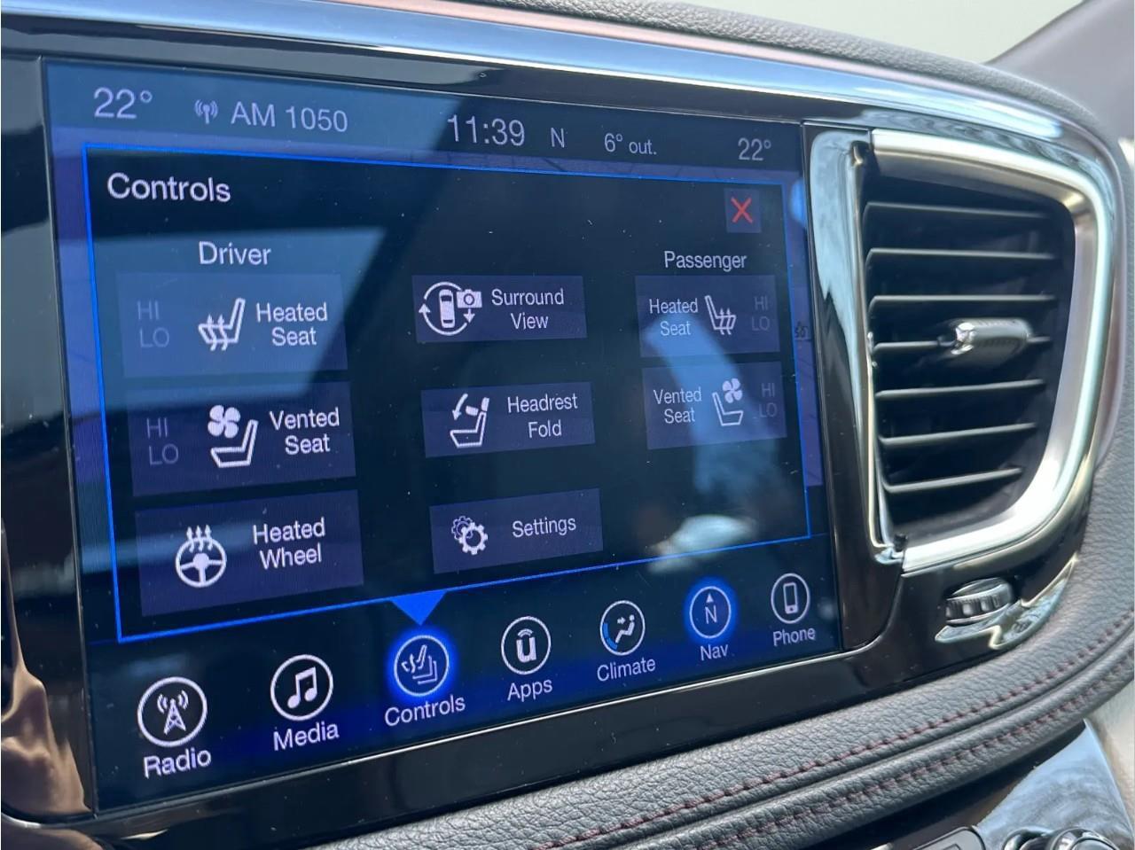 2017 Chrysler Pacifica Limited Passenger Van Photo