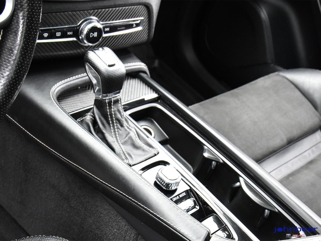 2018 Volvo XC90 R-DESIGN Photo