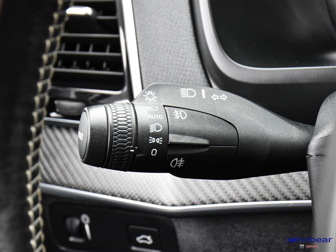 2018 Volvo XC90 R-DESIGN Photo