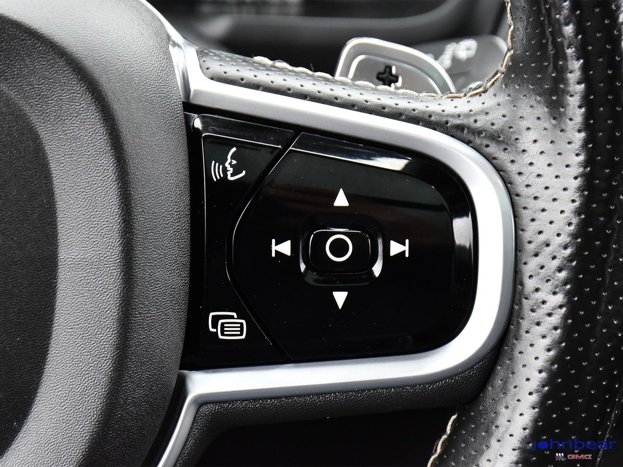 2018 Volvo XC90 R-DESIGN Photo