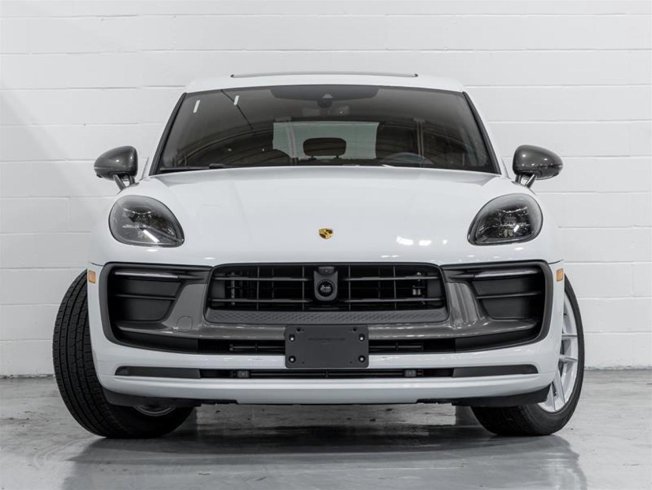 2025 Porsche Macan  Photo