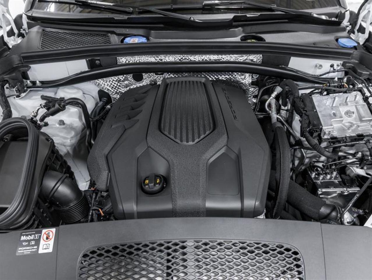 2025 Porsche Macan  Photo