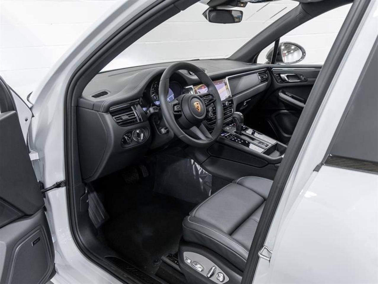 2025 Porsche Macan  Photo