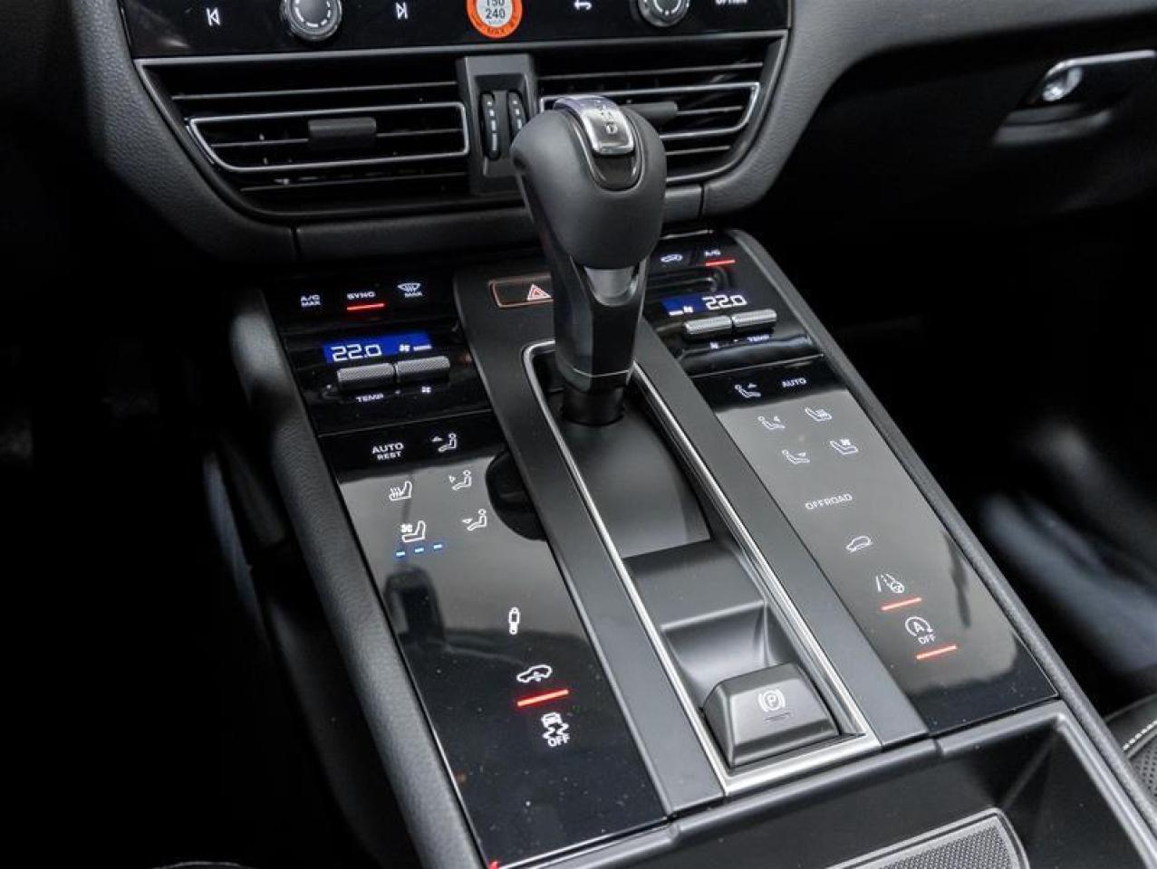 2025 Porsche Macan  Photo