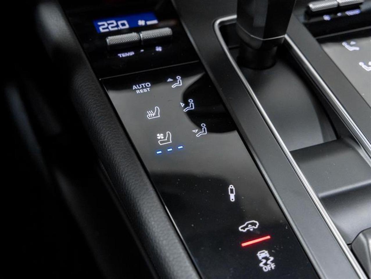 2025 Porsche Macan  Photo