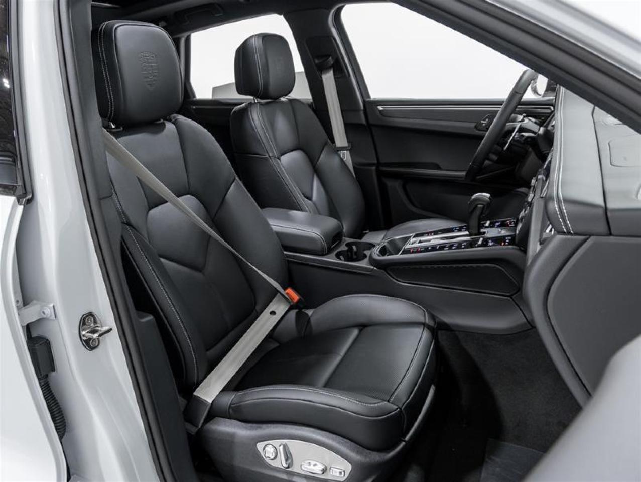 2025 Porsche Macan  Photo