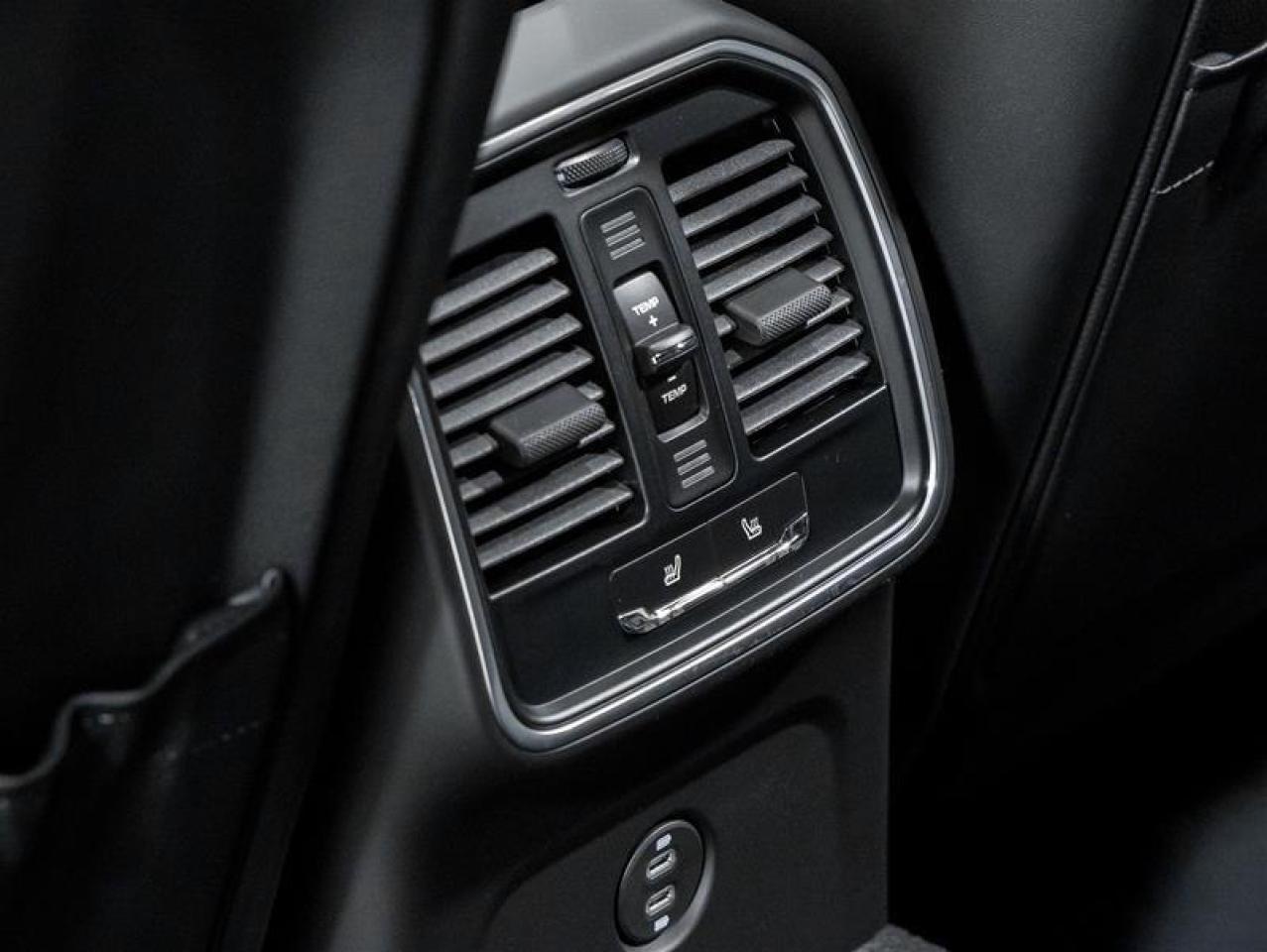 2025 Porsche Macan  Photo