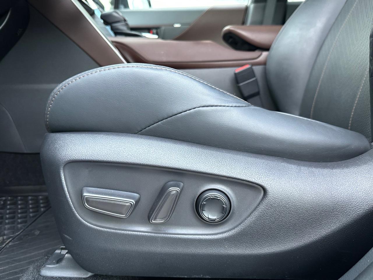 2024 Toyota Venza Limited 4dr All-Wheel Drive Photo