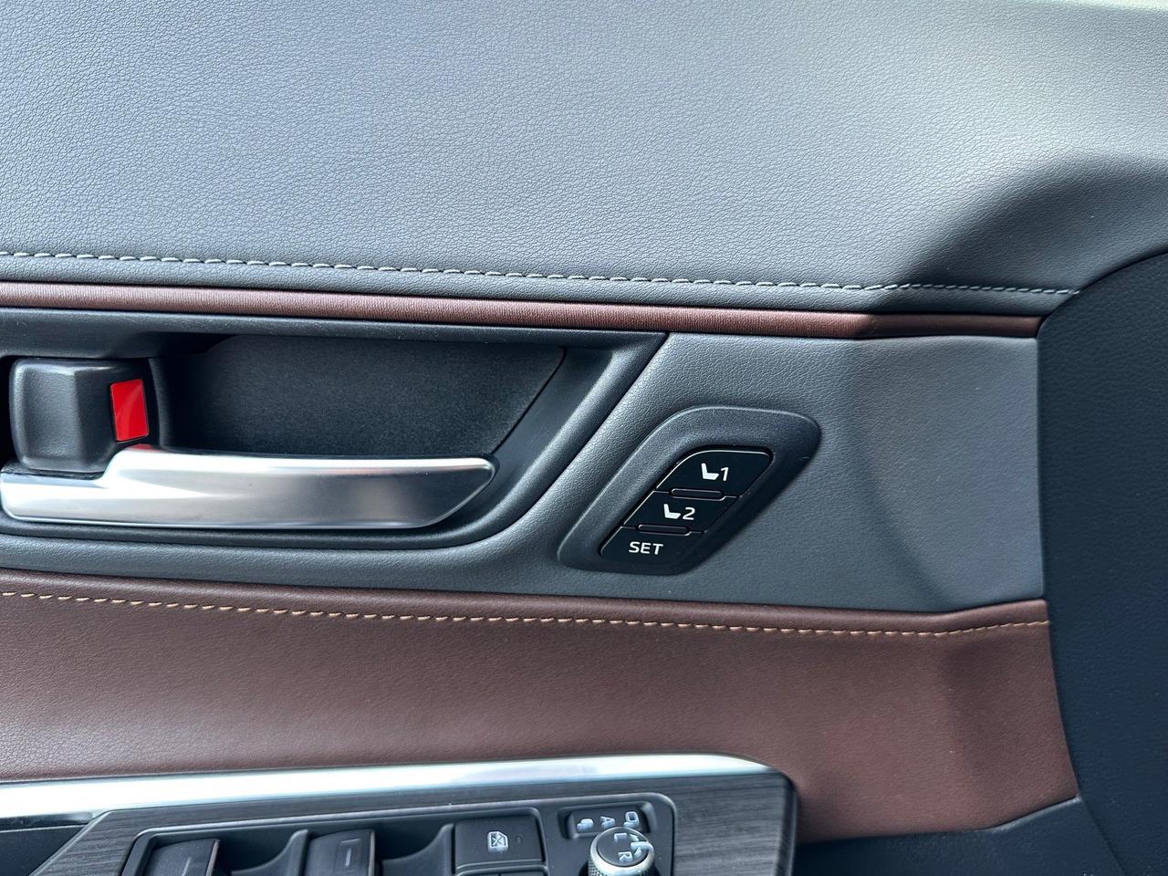 2024 Toyota Venza Limited 4dr All-Wheel Drive Photo