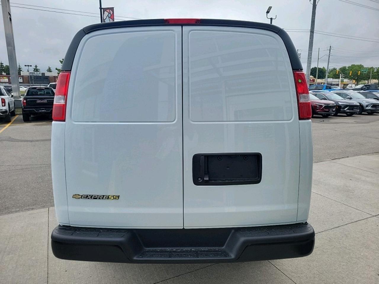 2025 Chevrolet Express 2500 Work Van Rear-Wheel Drive Cargo Van Photo