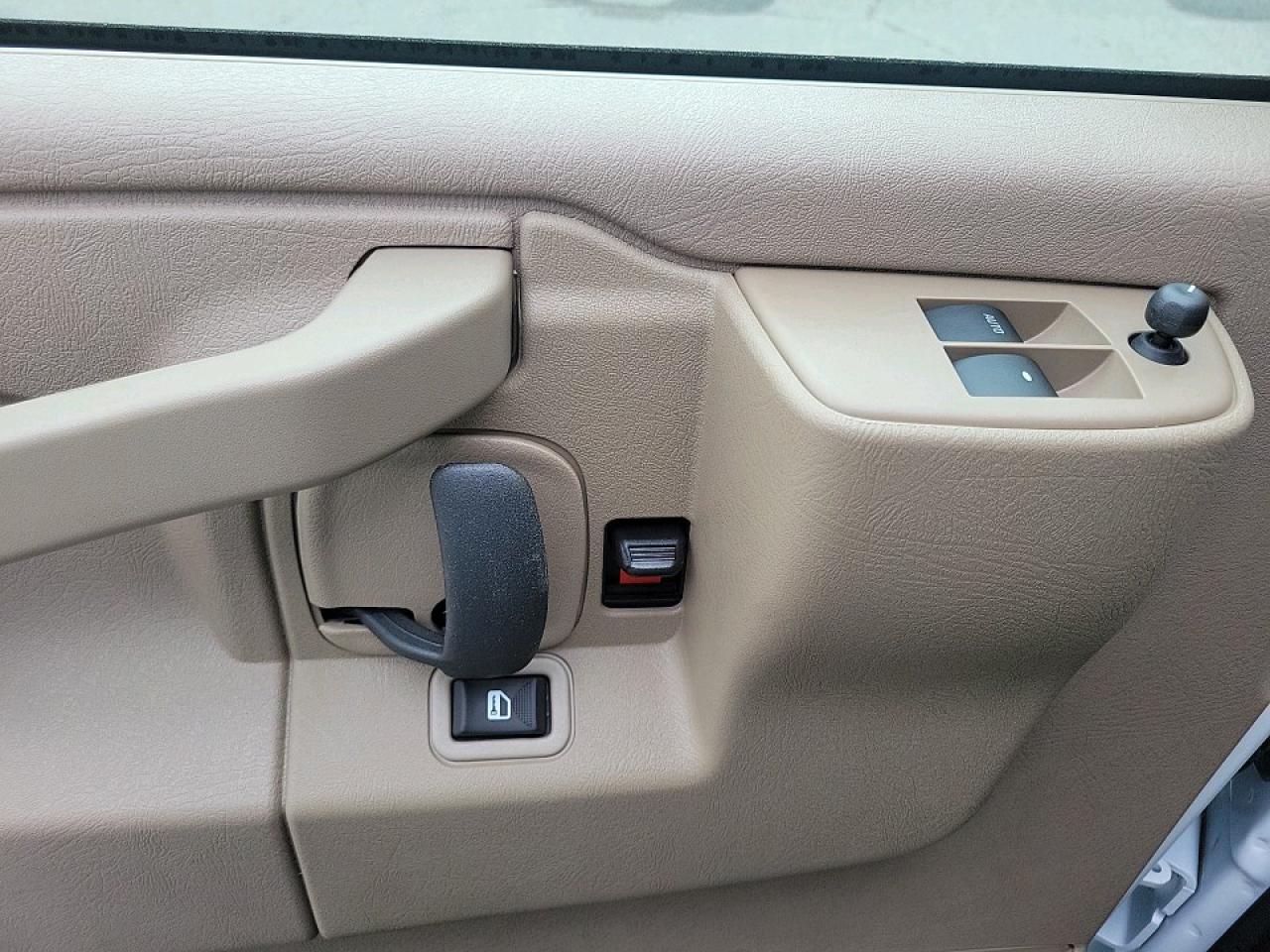 2025 Chevrolet Express 2500 Work Van Rear-Wheel Drive Cargo Van Photo