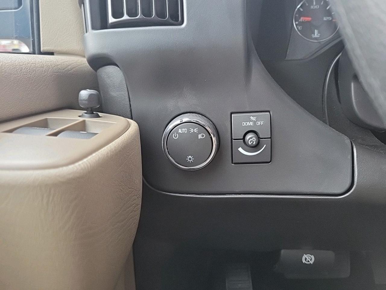 2025 Chevrolet Express 2500 Work Van Rear-Wheel Drive Cargo Van Photo