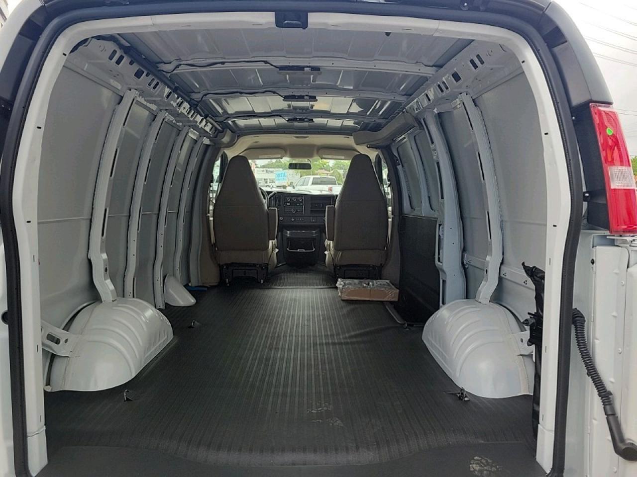 2025 Chevrolet Express 2500 Work Van Rear-Wheel Drive Cargo Van Photo